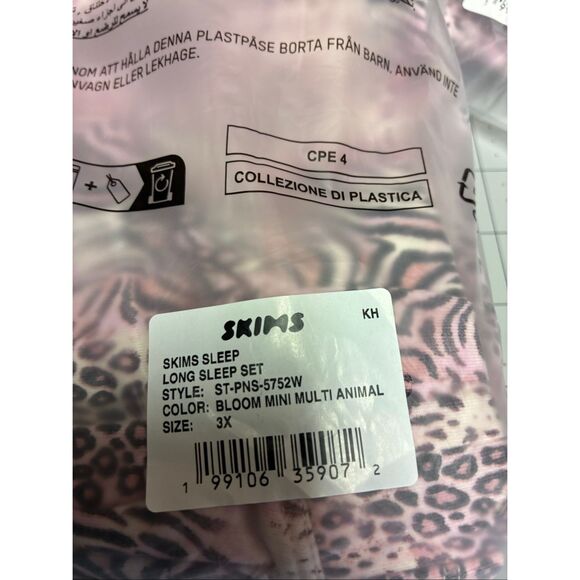 SKIMS NWT Sleep Long Sleeve Bloom Mini Multi Animal Print in Pink Various Sizes - Picture 12 of 13